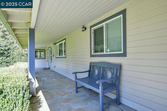 2280 Concord Ave, Brentwood CA: https://media.crmls.org/mediaz/a4ede70c-2702-41e7-99de-415a6ce1f5ed.jpg