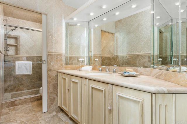 1200 Harbor N, Oceanside CA: https://media.crmls.org/mediaz/a4ee3d2e-66af-4ac1-ab2b-0c22a942e913.jpg