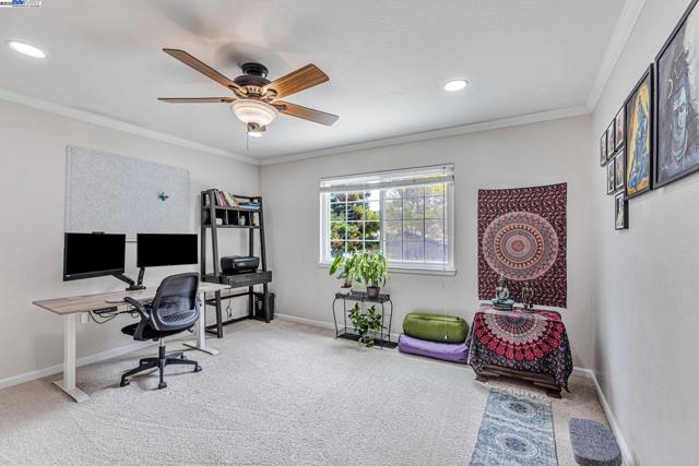 502 Cartagena Ln, San Ramon CA: https://media.crmls.org/mediaz/a4ee6174-f1c1-4746-913b-10132b028a1f.jpg