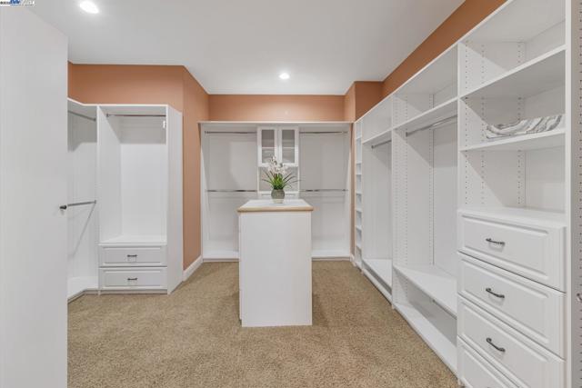 548 Wycombe Ct, San Ramon CA: https://media.crmls.org/mediaz/a4ef86b8-649b-4be6-a218-9dae29fac2a7.jpg