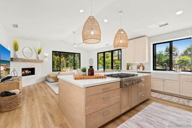 2511 San Clemente Ave, Vista CA: https://media.crmls.org/mediaz/a4ef8da4-7123-4b20-838f-ceb8906dfcb1.jpg