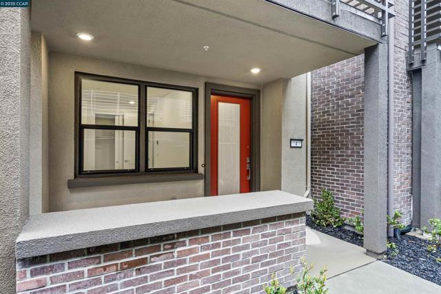 301 Stone Pine Terrace, Sunnyvale CA: https://media.crmls.org/mediaz/a4efe24b-9d51-4075-a6d2-e018c737f9e4.jpg