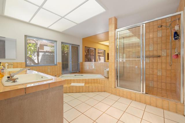 72056 Palm Haven Drive, Rancho Mirage CA: https://media.crmls.org/mediaz/a4effd4b-b3a2-4d4b-adad-338e7ad6ff0c.jpg