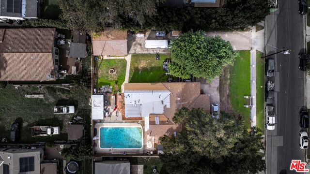 7231 Vanalden Avenue, Reseda CA: https://media.crmls.org/mediaz/a4f09879-14a6-4a54-bab8-391157d5fd4a.jpg