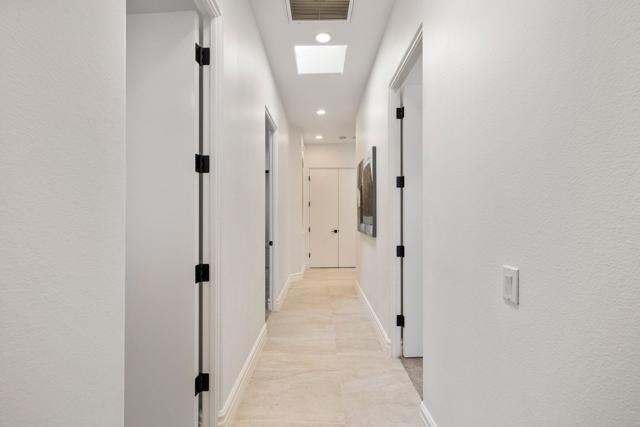 7 King Edward Court, Rancho Mirage CA: https://media.crmls.org/mediaz/a4f0eb7d-5d29-44e6-b738-d0349d8b8f73.jpg