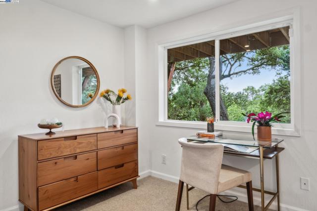 589 TAHOS ROAD, Orinda CA: https://media.crmls.org/mediaz/a4f14f1e-0e97-4930-9600-b69ab7574d5e.jpg