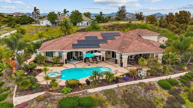 2224 Dos Lomas, Fallbrook CA: https://media.crmls.org/mediaz/a4f25dd8-5815-41d2-bb85-256cdd76413a.jpg