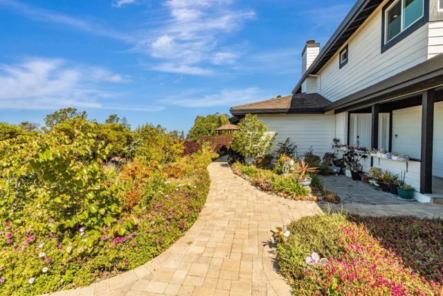 11550 Skyline Boulevard, Oakland CA: https://media.crmls.org/mediaz/a4f2ef17-f591-4fc8-8bea-7ce076dfca0e.jpg