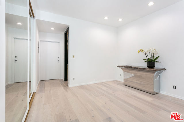 9033 Vista Grande Street, West Hollywood CA: https://media.crmls.org/mediaz/a4f2f180-9ade-4634-a2c2-7facc3241dc9.jpg