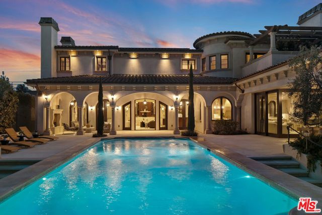 6882 Arizona Avenue, Los Angeles CA: https://media.crmls.org/mediaz/a4f2f361-b65b-4dcc-a811-fc4fe0da67bb.jpg