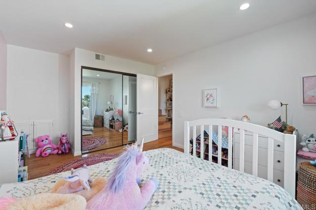2163 Caminito San Martin, La Jolla CA: https://media.crmls.org/mediaz/a4f37aee-994a-4d94-8587-98924c65a695.jpg