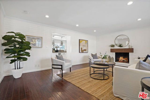 12174 Woodley Avenue photo 7