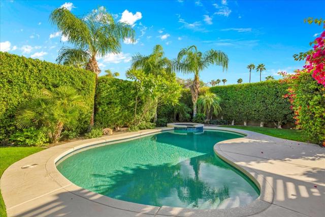 58 Payson Circle, Palm Desert CA: https://media.crmls.org/mediaz/a4f400d5-c0c4-4d0d-88fd-9340e6e2bd55.jpg