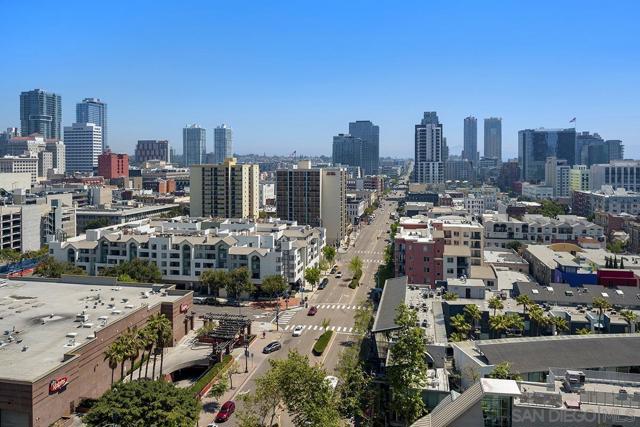 555 Front St, San Diego CA: https://media.crmls.org/mediaz/a4f439f8-ca79-4f07-9efb-d46d5d42ffd9.jpg