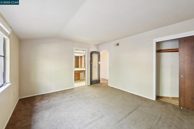 58 Saint Andrews Ln, Alamo CA: https://media.crmls.org/mediaz/a4f476ad-c034-416c-9c66-da0d8bbbe9d3.jpg