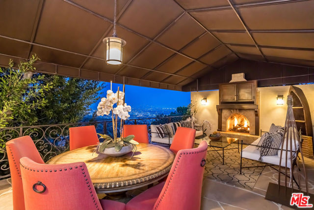 8149 Mannix Drive, Los Angeles CA: https://media.crmls.org/mediaz/a4f4bda1-b6ff-4f2c-9865-f5e95cbbfe81.jpg