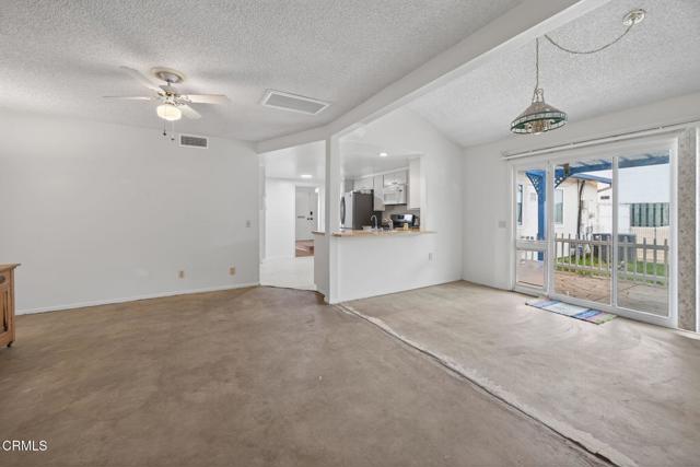 Detail Gallery Image 18 of 38 For 2110 Rhonda St, Oxnard,  CA 93036 - 3 Beds | 2/1 Baths