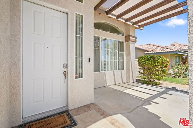 69730 Mccallum Way, Cathedral City CA: https://media.crmls.org/mediaz/a4f4eecf-c7c7-4a19-a12b-26c0a0f88f21.jpg