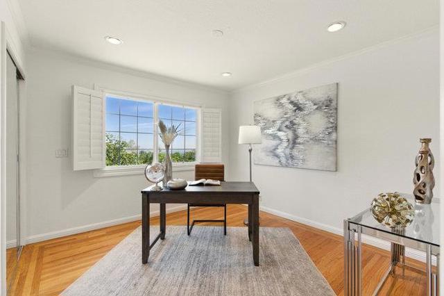 698 Emerald Hill Road, Redwood City CA: https://media.crmls.org/mediaz/a4f4f199-1f2d-4508-9686-a5ad4612c74f.jpg