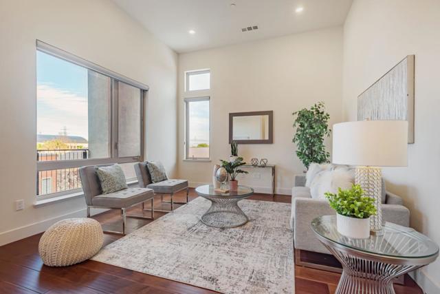 1028 Foster Square Lane, Foster City CA: https://media.crmls.org/mediaz/a4f598e8-638f-490a-ae97-8b6fa1313b6b.jpg