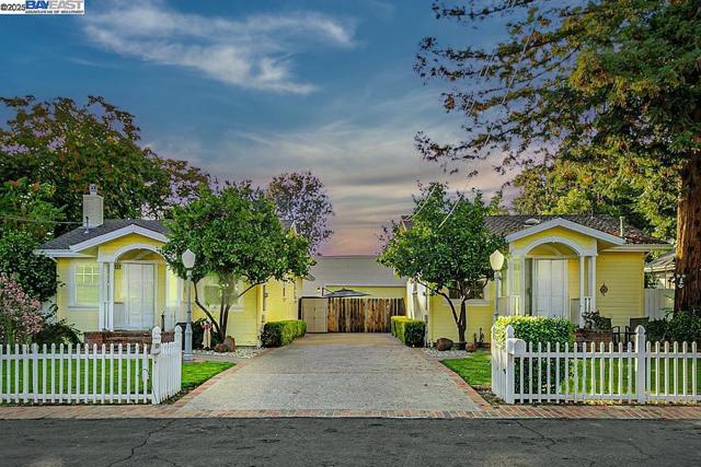 337 I St, Fremont CA: https://media.crmls.org/mediaz/a4f5a917-b320-47ae-bed9-ef8136e2bfa9.jpg