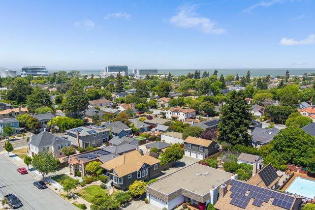 28 Clarendon Road, Burlingame CA: https://media.crmls.org/mediaz/a4f5b519-19fe-42f4-a11e-77b16492a0f8.jpg