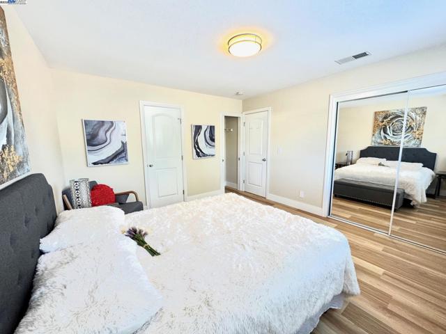 34288 Torrington Pl, Fremont CA: https://media.crmls.org/mediaz/a4f6f012-f09e-4dd5-94bb-1587ce1741b7.jpg