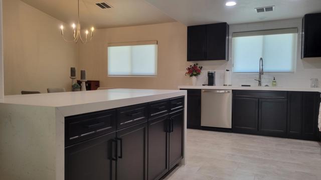 53645 Avenida Mendoza, La Quinta CA: https://media.crmls.org/mediaz/a4f726c0-0081-4b4c-8386-012a822d0f55.jpg