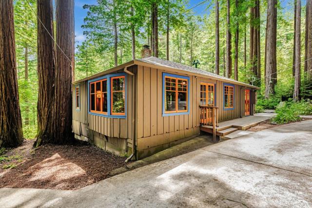 855 Dearborn Park Road, Pescadero CA: https://media.crmls.org/mediaz/a4f730e2-a0a1-43bd-9205-3f2d0f09e9a7.jpg