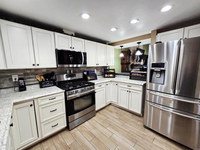 9690 Bundy Drive, Santee CA: https://media.crmls.org/mediaz/a4f80829-a359-4f0a-9403-464bb7580493.jpg