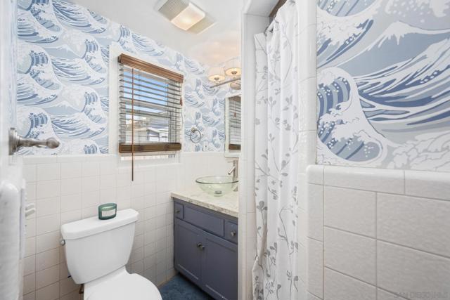 3733 La Cresta Dr, San Diego CA: https://media.crmls.org/mediaz/a4f87c54-b387-4991-a5ce-515a1ee30285.jpg