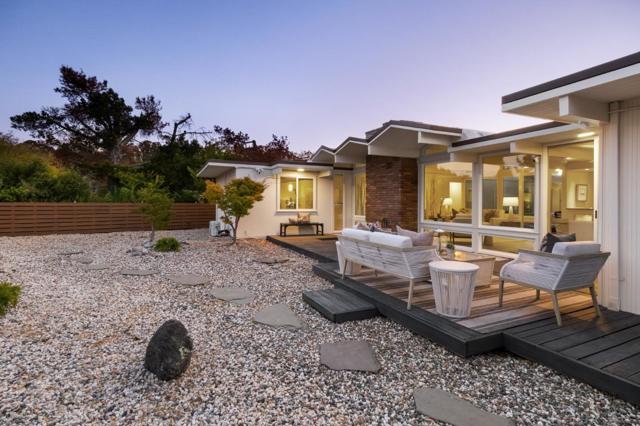 2989 Dolores Way, Burlingame CA: https://media.crmls.org/mediaz/a4f8908c-447c-48c2-a3a5-2c1be3faaeda.jpg
