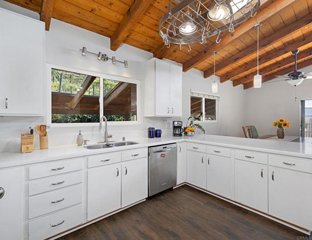 Detail Gallery Image 18 of 45 For 3333 Suncrest Bld, El Cajon,  CA 92021 - 5 Beds | 2 Baths