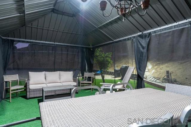 1615 Vista Del Lago, Fallbrook CA: https://media.crmls.org/mediaz/a4f969d8-178b-4ff9-a76a-0abad6c70eb3.jpg