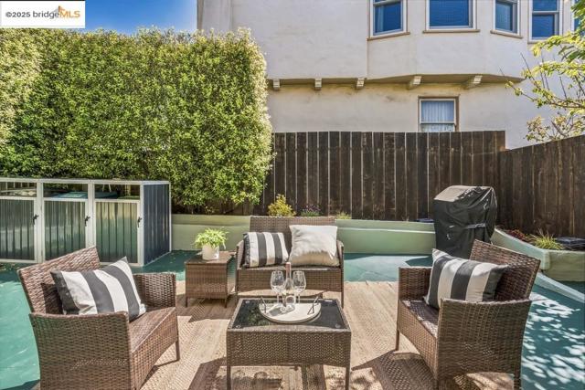 2 Westgate Dr., San Francisco CA: https://media.crmls.org/mediaz/a4f99fbf-85af-4cb2-a1e1-376ecd602e9f.jpg