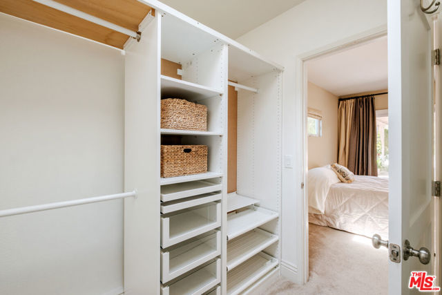 3194 Rossini Place, Topanga CA: https://media.crmls.org/mediaz/a4f9f9f1-731b-4f14-8d4d-932cd0a644e0.jpg