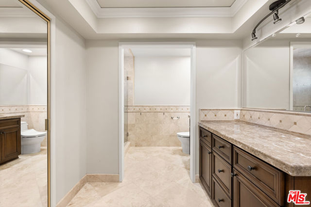 17992 Huntington Circle, Villa Park CA: https://media.crmls.org/mediaz/a4fa9377-be60-408a-b1ef-7a6cc74d3078.jpg