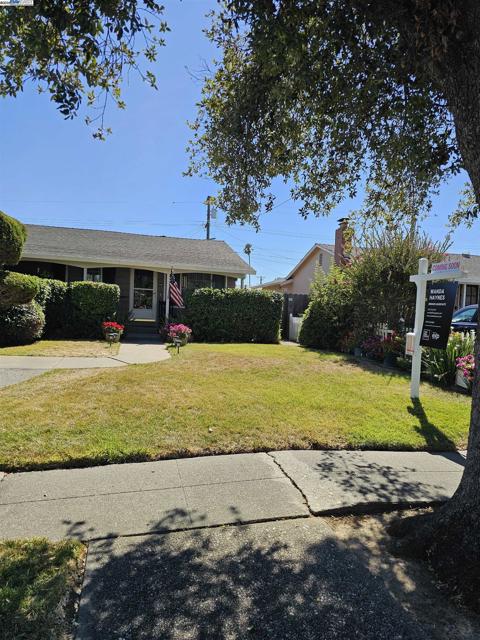 40575 Blacow Road, Fremont CA: https://media.crmls.org/mediaz/a4fa9abf-19c7-43f1-a4a0-a882de2f2854.jpg