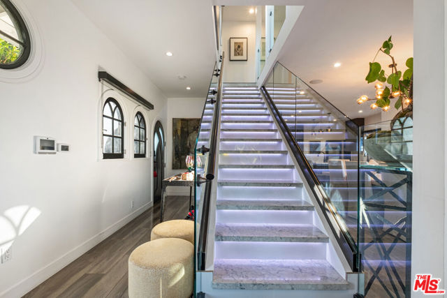 6801 Iris Circle, Los Angeles CA: https://media.crmls.org/mediaz/a4fb2af0-01b3-4d83-932e-daec6ae99af0.jpg