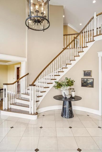 9540 Via Del Oro, Gilroy CA: https://media.crmls.org/mediaz/a4fb2bb7-1b65-4086-be8e-c86f7f46004a.jpg