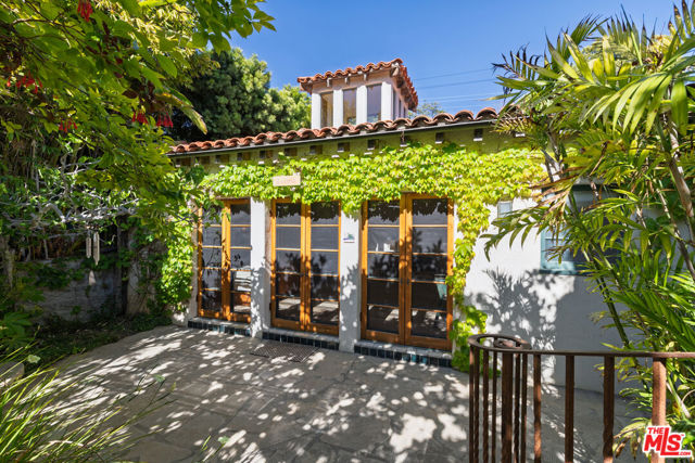 350 N Cliffwood Avenue, Los Angeles CA: https://media.crmls.org/mediaz/a4fb7125-87fe-41f2-b09b-0550bbec7d61.jpg