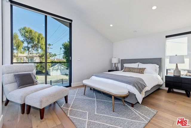 489 S Willaman Drive, Los Angeles CA: https://media.crmls.org/mediaz/a4fb7fdd-3dbf-40d3-9583-3bd18d2d9f0e.jpg