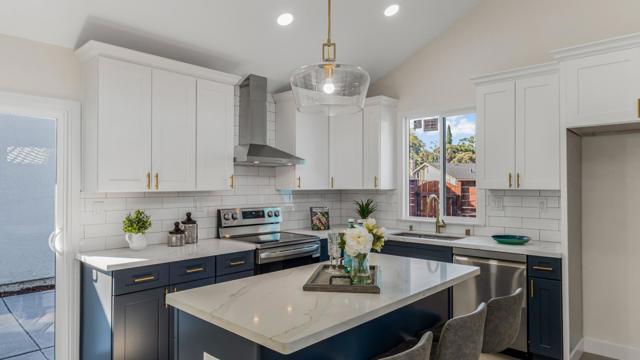 34981 Skylark Dr, Union City CA: https://media.crmls.org/mediaz/a4fb9bb7-4ecb-4f5f-ad68-a42696f46ca5.jpg