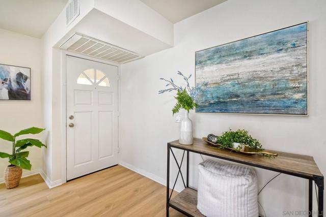 13260 Wimberly Sq, San Diego CA: https://media.crmls.org/mediaz/a4fbd13e-d3df-4d91-a18a-a120e0396d17.jpg