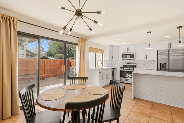 Detail Gallery Image 14 of 32 For 1651 S Juniper St #206,  Escondido,  CA 92025 - 3 Beds | 2/1 Baths