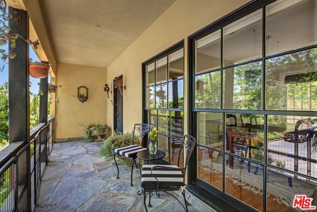 1285 North Clark Street photo 2