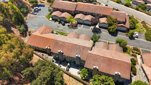 34 Chimney Rock, Oakland CA: https://media.crmls.org/mediaz/a4fd6ed9-e057-4a40-b1fa-85072257ce92.jpg