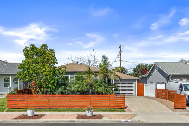 5523 Graywood Avenue, Lakewood CA: https://media.crmls.org/mediaz/a4fd7950-0430-42ad-a7e2-34dfbdc6ebd8.jpg