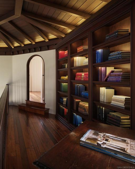 7757 Whitefield Pl, La Jolla CA: https://media.crmls.org/mediaz/a4fda401-b592-4e6c-9c2d-1962b954b80e.jpg