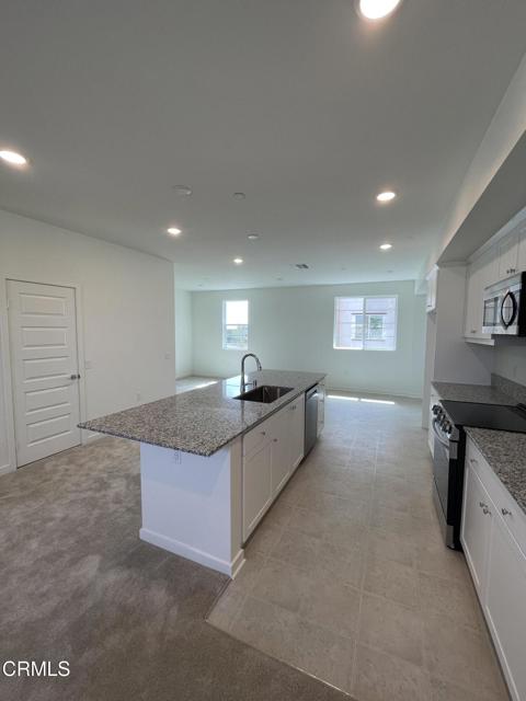 Detail Gallery Image 7 of 20 For 560 via San Felipe, Camarillo,  CA 93012 - 3 Beds | 2/2 Baths